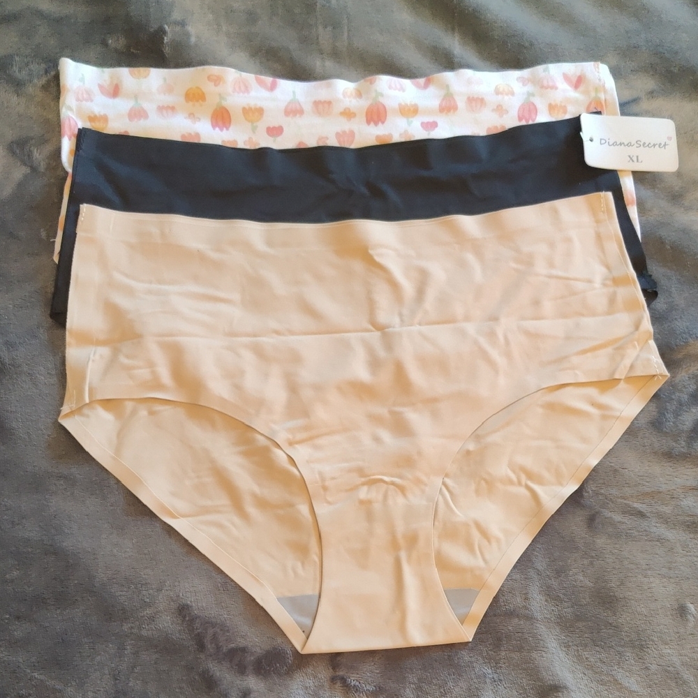 NWT Women's Panties 3 Pcs Set Black Tan Floral